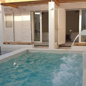Villa Entrellacunes, El Poble Nou del Delta
